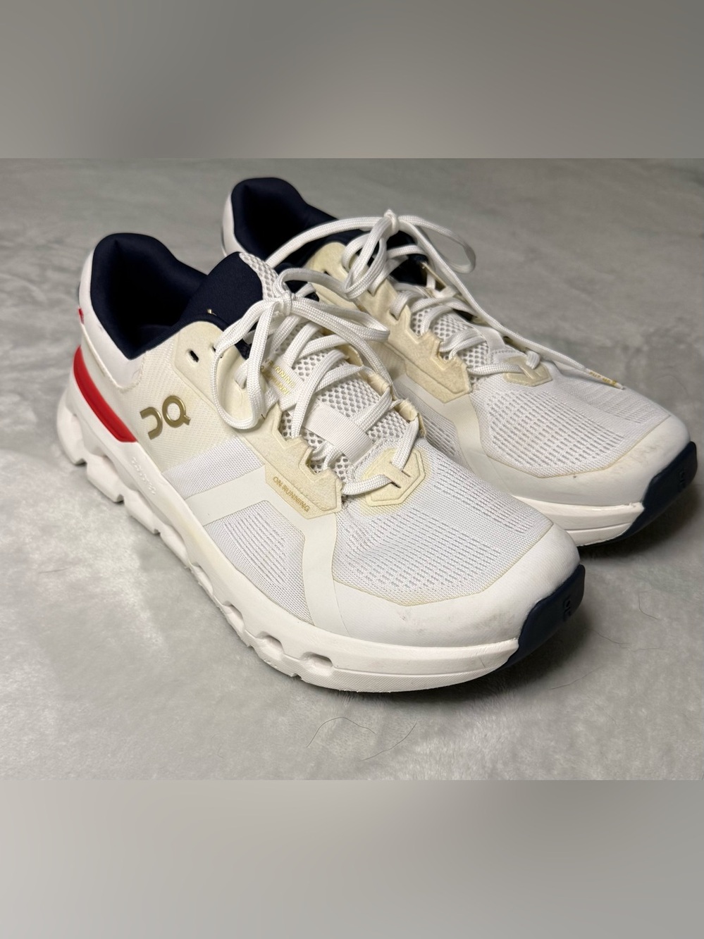 ON CloudRunner 2 Men’s Running Shoe Sz 11.5 White Red/Blue - Picture 2 of 7